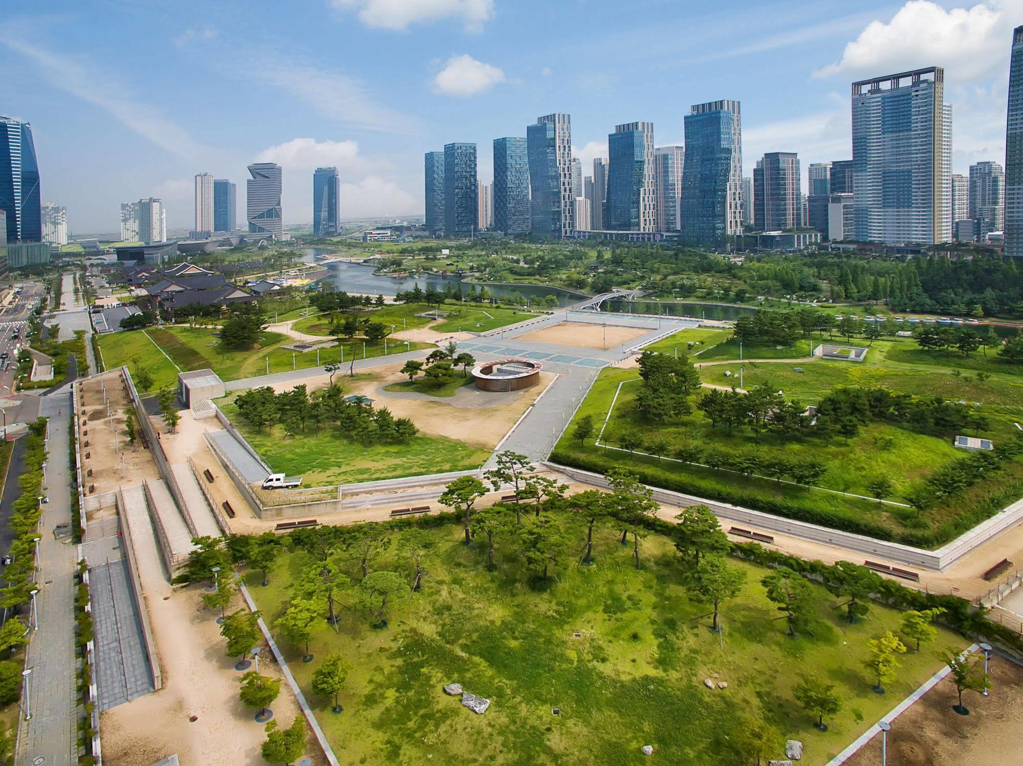 Orakai Songdo Park Hotel Incheon Exterior photo